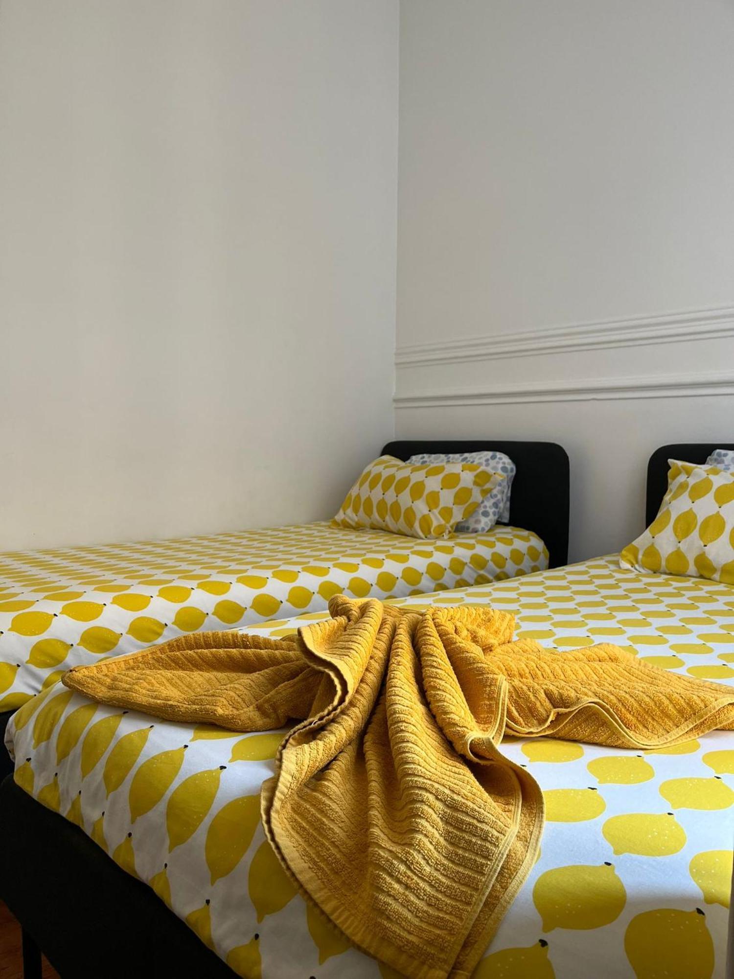 Garden Campo De Ourique Guest House - Hostel Lissabon Buitenkant foto
